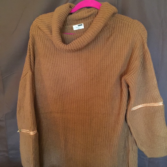 LF Sweaters - LF zip elbow sweater!!