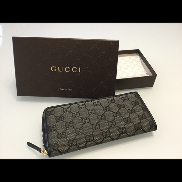 Authentic Gucci Zippered Wallet! like New!