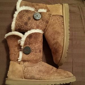 Bailey button, short Ugg boots