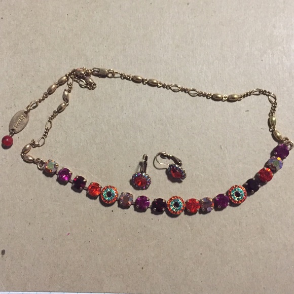 Mariana necklace and earrings