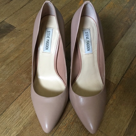 Steve Madden Nude Pumps 👠