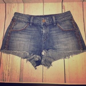 Guess Size 25 Jean studded shorts EUC