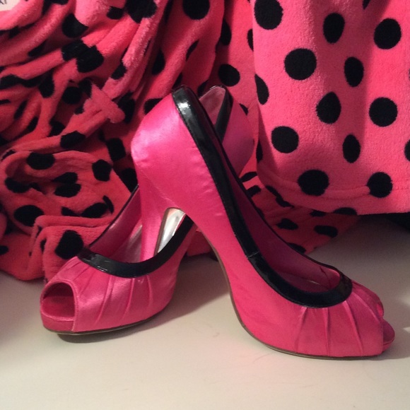 Deb pink stilettos