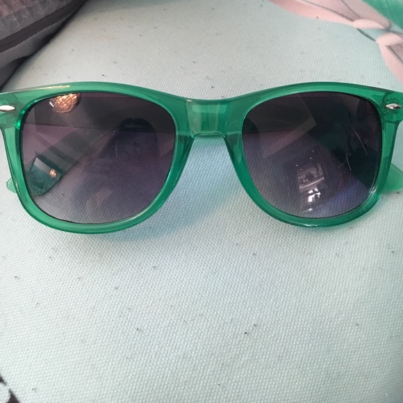 Green Sun Glasses