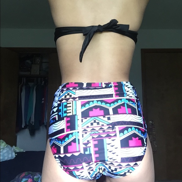 Geometric print high waisted bathing suit - Picture 2 of 3
