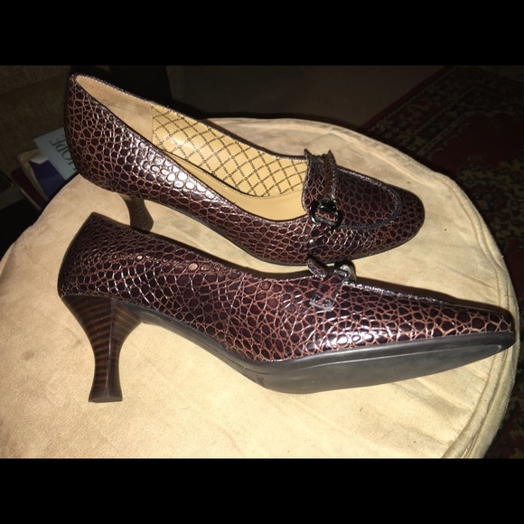 Etienne Aigner Women's Pumps