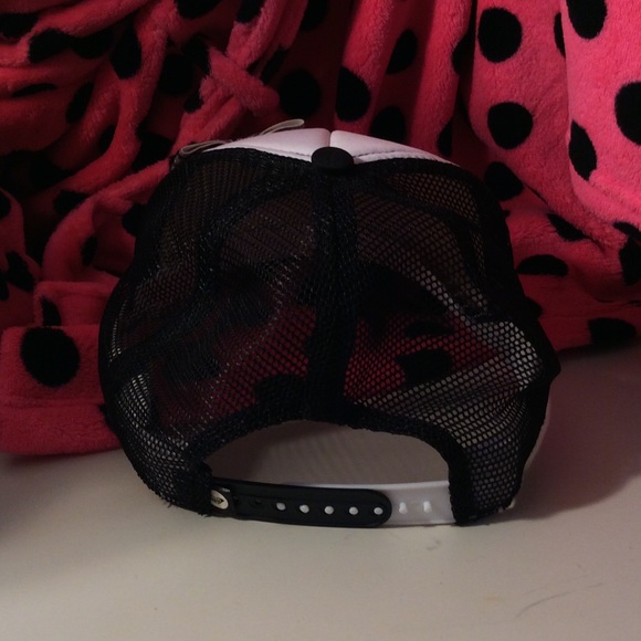 SOLD!! Roxy hat - Picture 2 of 4