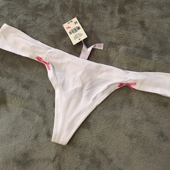 🛍VS PINK thong NWT!🛍