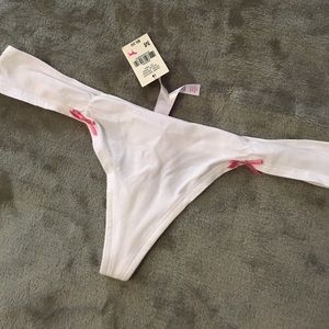 🛍VS PINK thong NWT!🛍