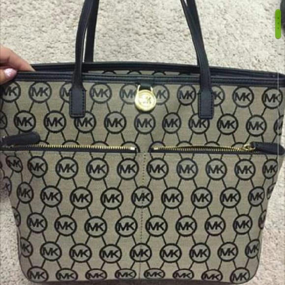 Michael kors purse