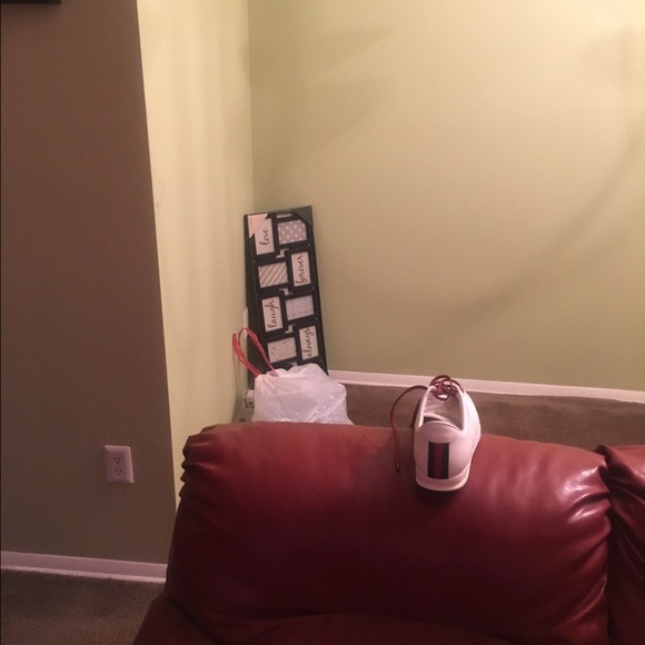 Authentic Gucci sneaker size 11 G - Picture 4 of 4