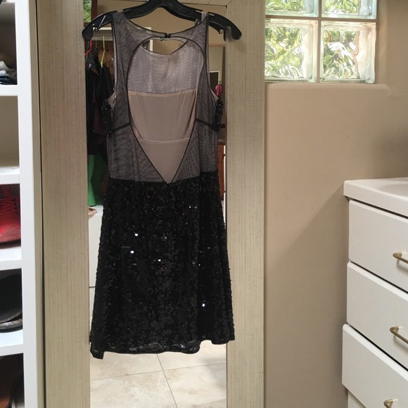 Dress - Picture 2 of 4