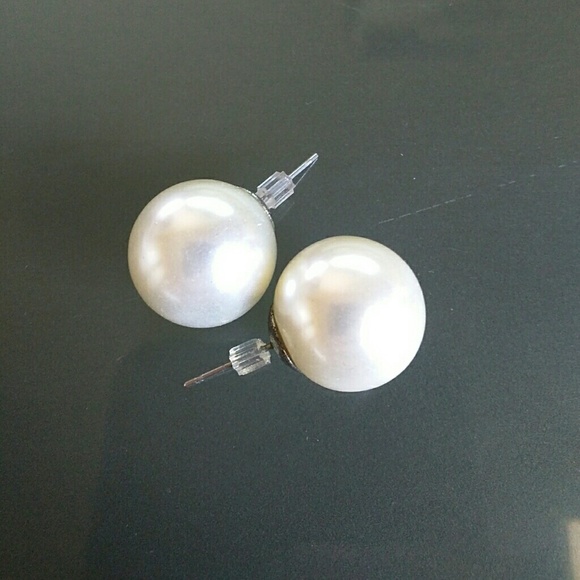 Memorial Sale! New Oversized Pearl Earrings
