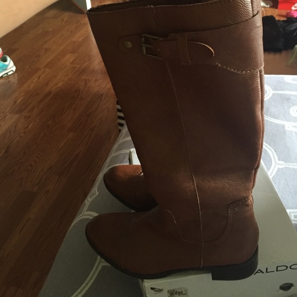 Boots - Picture 3 of 4