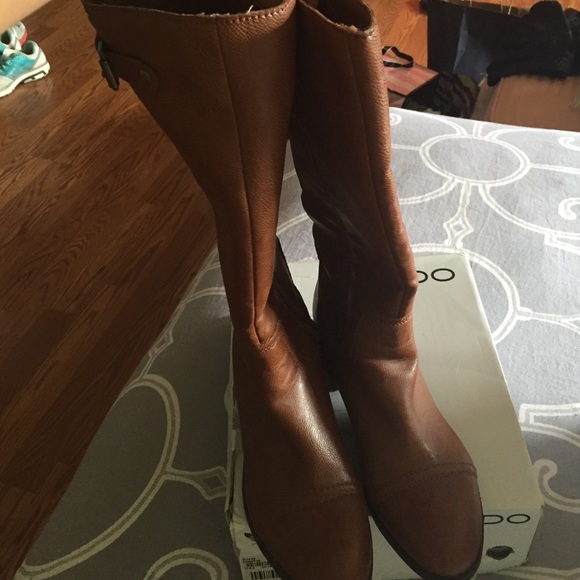 Boots - Picture 4 of 4