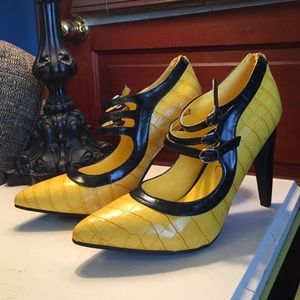 Kiss & Tell -Funky Bee Dress Shoes