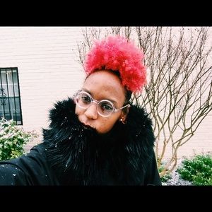 Meet your Posher, April
