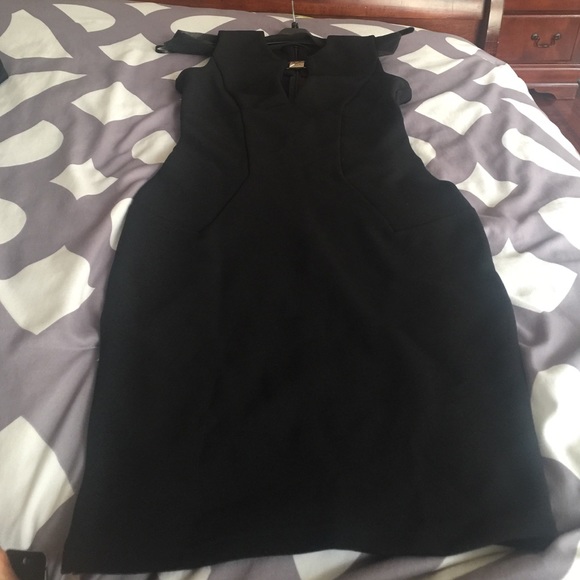 Kim Kardashian Gold bar dress - Picture 2 of 4