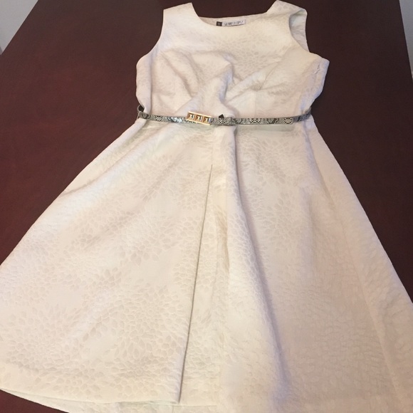 Size 8 Jennifer Lopez white dress!
