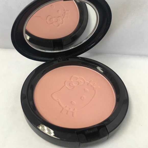 MAC Hello Kitty Pretty Baby Powder - Picture 2 of 4