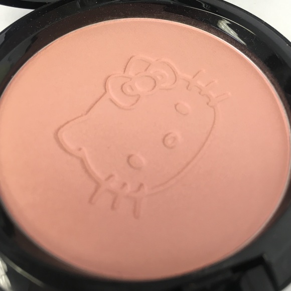 MAC Hello Kitty Pretty Baby Powder - Picture 4 of 4