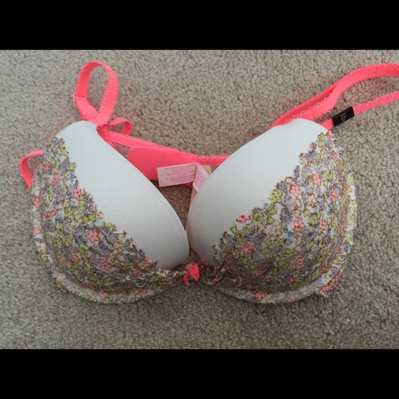 NWT White, Floral Push Up Demi Bra Victoria Secret - Picture 1 of 2