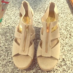 Beautiful Michael kors tan wicker wedges