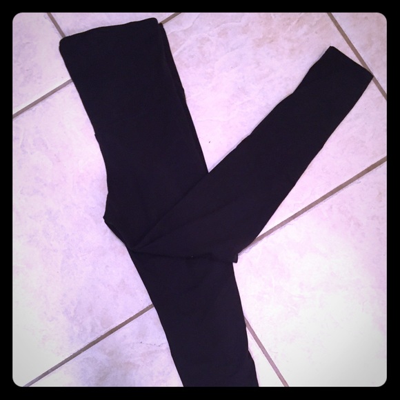 Athleta Maternity workout leggings in black