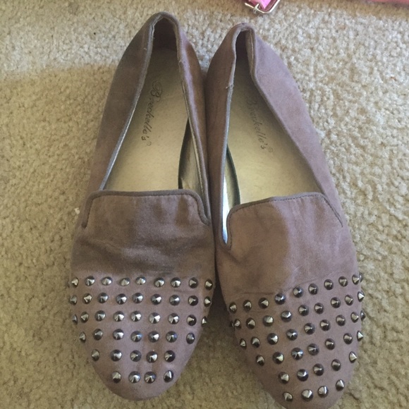 Flat studded shoes - Picture 1 of 1
