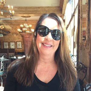 Meet your Posher, Saundra