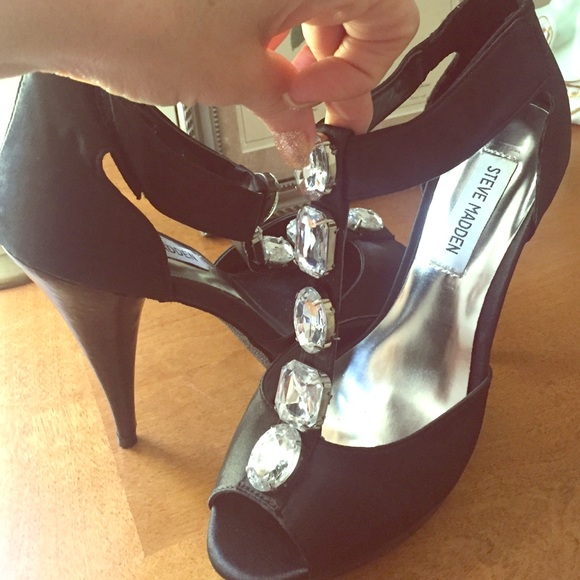 Brand New Steve Madden Heels. Black Satin-BLING!!!
