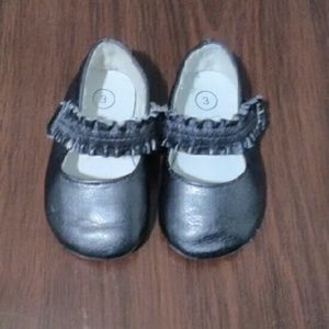 Baby shoes size 3