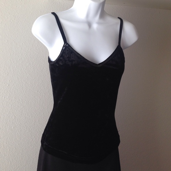 👄black velvet top with sequin trim👄 - Picture 2 of 4