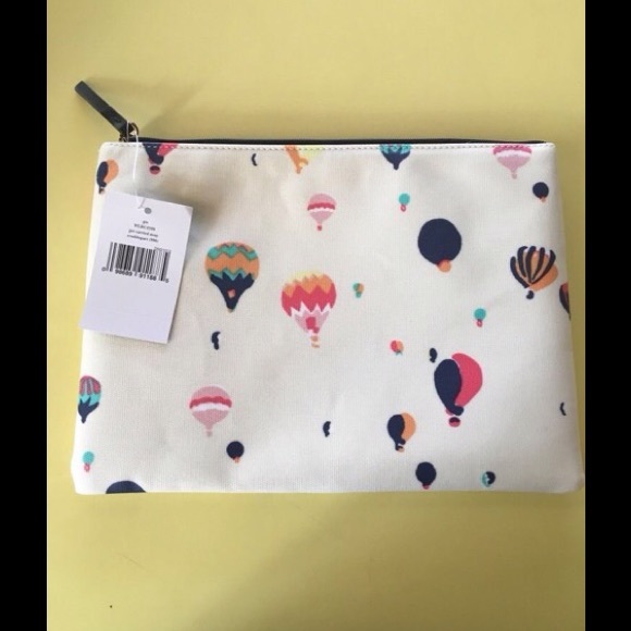 SOLD❗KATE SPADE GIA GET CARRIED AWAY POUCH - Picture 2 of 3