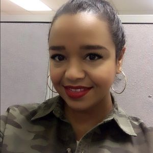 Meet your Posher, Naomi