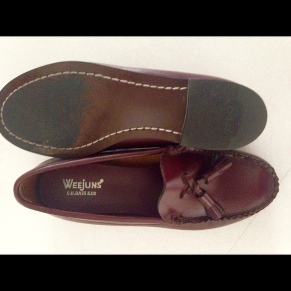 Bass Weejuns Shoes - Bass Weejuns, tassel loafer. Bass Weejuns Shoes - Bass Weejuns, tassel loafer.
