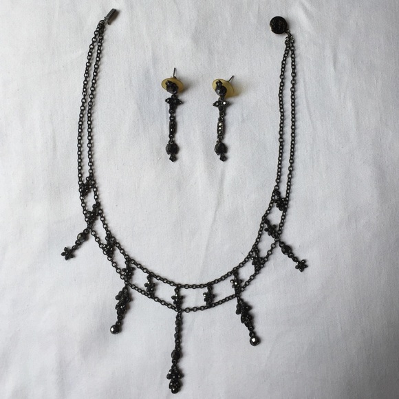 Matching black vintage necklace and earrings