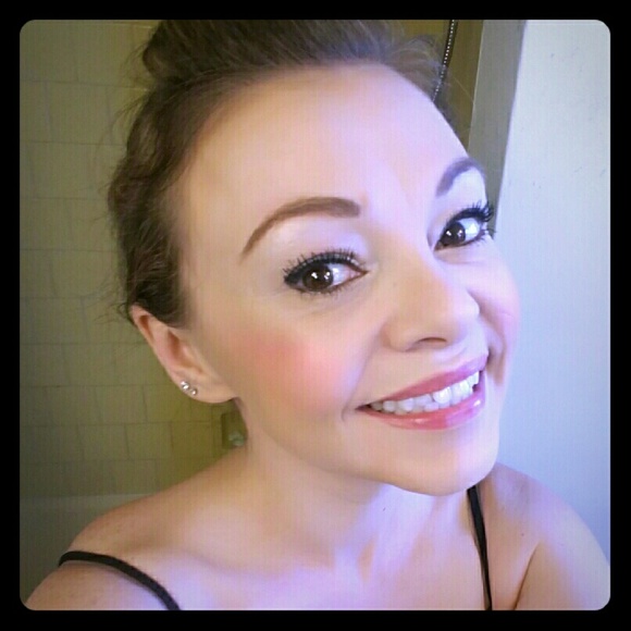 Meet your Posher, Krista - Picture 1 of 1