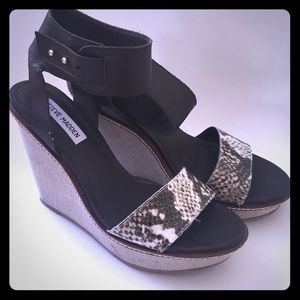 Steve Madden faux Python wedges