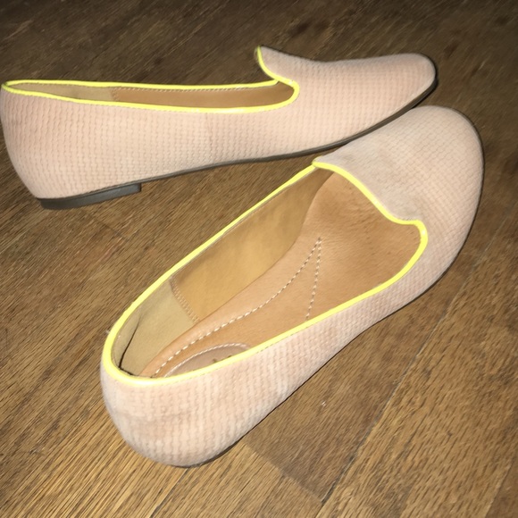 Clarks leather flats. Like new. - Picture 2 of 3