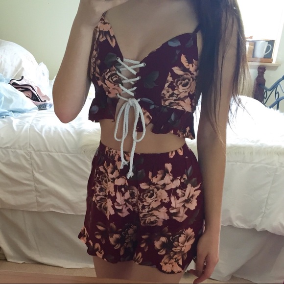 SOLD maroon and peach floral two piece top and - Picture 4 of 4