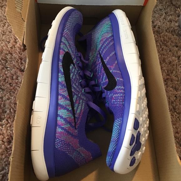 Nike Shoes - Nike free run 4.0 flyknit