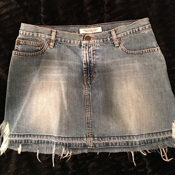Abercrombie & Fitch Dresses & Skirts - Abercrombie & Fitch size 4 jean skirt