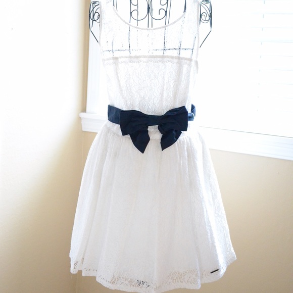 Abercrombie and Fitch white lace dress Medium