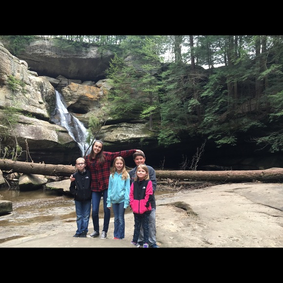 Meet your Posher, Angela - Picture 2 of 3