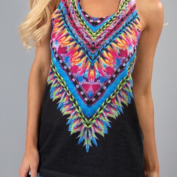 ✨LAST ONE✨Multicolored Feather Sublimation Tank - Picture 2 of 4