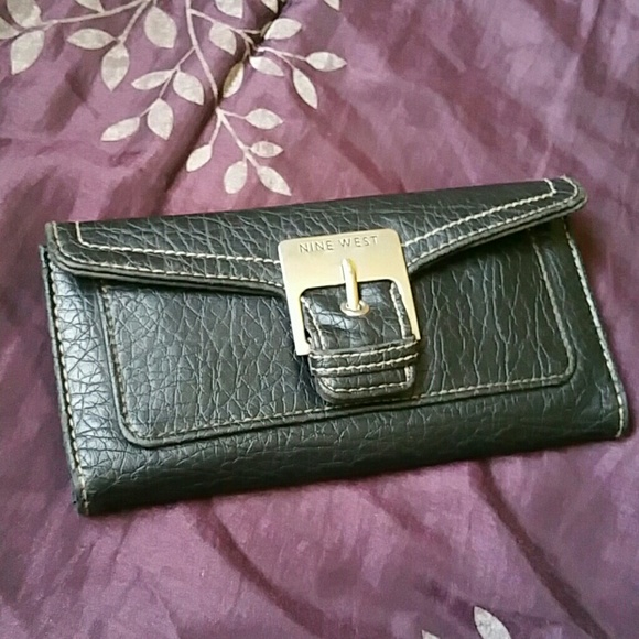 Nine west wallet