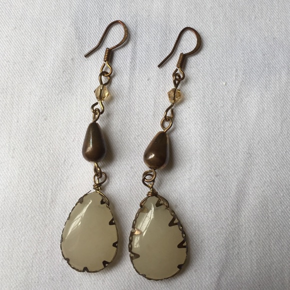 Dangle ivory jewled earrings
