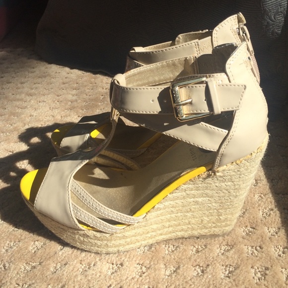 G by Guess Tan Yellow Peep Toe Straw Wedges - Picture 3 of 4