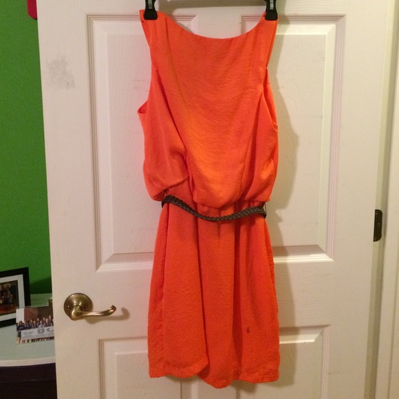 Dress - Picture 2 of 3